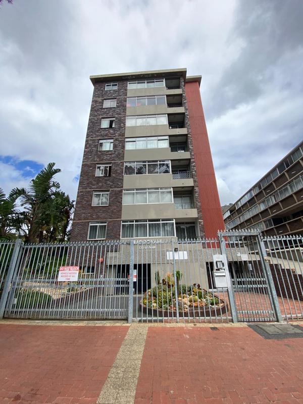 To Let 1 Bedroom Property for Rent in Green Point Western Cape